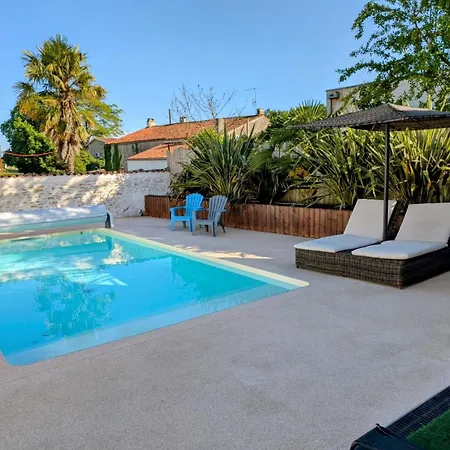 Piscine Chauffee, & Ambiance Paillote Proche Des Plages De Fouras בית נופש *