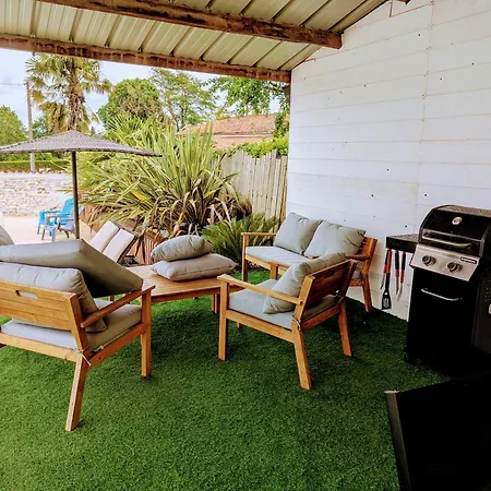 Holiday home Piscine Chauffee, & Ambiance Paillote Proche Des Plages De Fouras